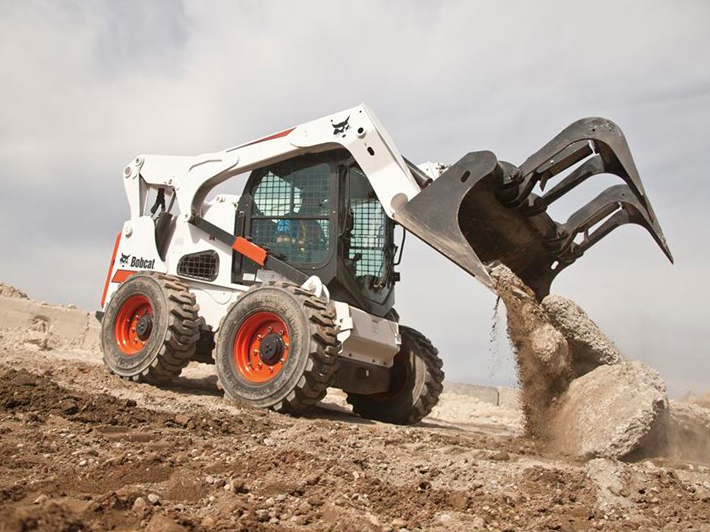 Современный мини-погрузчик Bobcat S850
